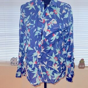 Women’s gap 3/$30 boyfriend cut shirts, size Med, boyfriend fit made in Cambodia